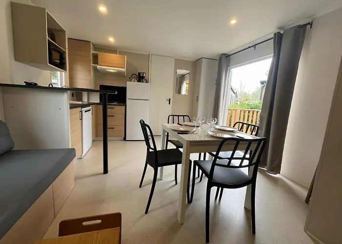 Mobil Home Dans Un Camping 4 En Bord De Mer